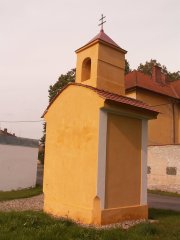 pohled zezadu zleva