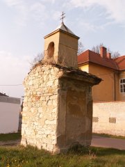 pohled zezadu zleva