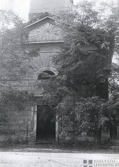 průčelí kostela
