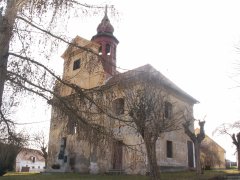 pohled zezadu zleva