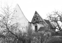 vyhořelý kostel