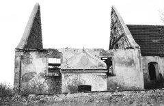 vyhořelá loď kostela