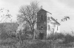 chátrající kostel