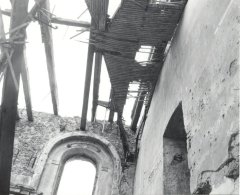 propadlé krovy kostela