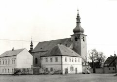 starší foto kostela