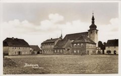 starší foto vsi s kostelem