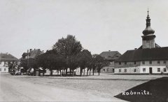 starší foto vsi s kostelem