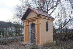 pohled zepředu zprava