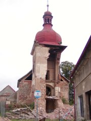 kostel po zřícení části věže