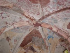 pohled do interiéru - klenba presbytáře