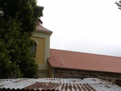 pohled zprava - nová střecha