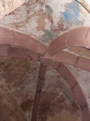 pohled do interiéru - klenba presbytáře