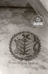 historické foto interiéru kostela - nástěnná malba