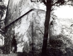 kostel před srovnáním průčelí