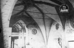 historické foto interiéru kostela - klenba nad lodí