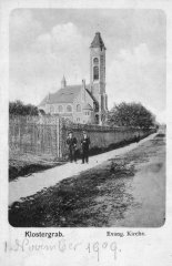 dobová pohlednice s kostelem