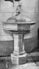 zařízení kostela - křtitelnice