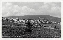 starší foto města s kostelem