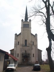 průčelí kostela