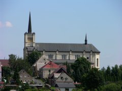 kostel od silnice do Třebíšky