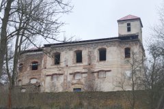 pohled zleva