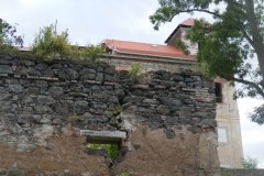 pohled zleva