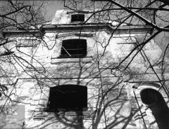 průčelí kostela
