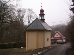 pohled zezadu zleva