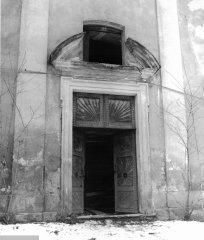 vchod do kostela