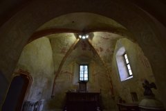 pohled do interiéru - klenba nad presbytářem