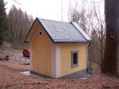 pohled zezadu zleva