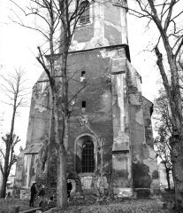 průčelí kostela