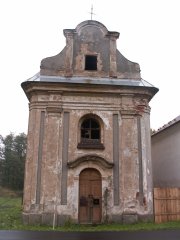 průčelí kaple