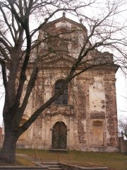 průčelí kostela