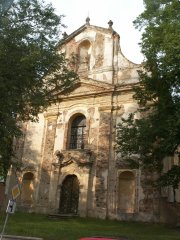 průčelí kostela