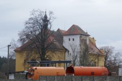 pohled zezadu zleva