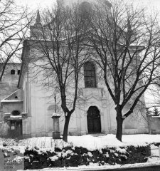 průčelí kostela