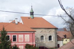 pohled zprava