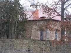 pohled zezadu zprava - nová střecha