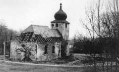 chátrající kostel