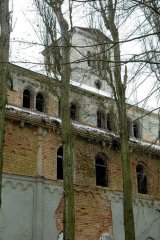 pohled zprava