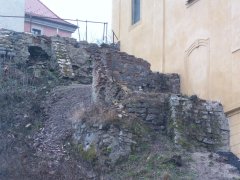 pobořená kaple Božího těla