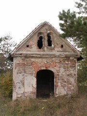 průčelí kaple