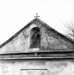 zadní štít kaple
