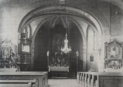 starší foto interiéru kostela - zadní část