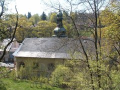 pohled zleva