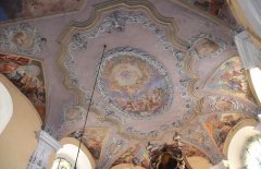 freska na klenbě presbytáře