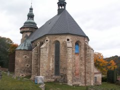 pohled zezadu zprava - oprava oken v presbytáři