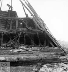 střecha kostela po požáru