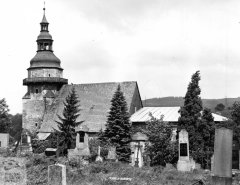 kostel s provizorní střechou